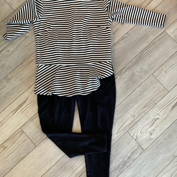 Anne Taylor very cute peplum knit top. Size M. Great condition! - Picture 1 of 5